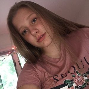 Meet your Posher, Elise